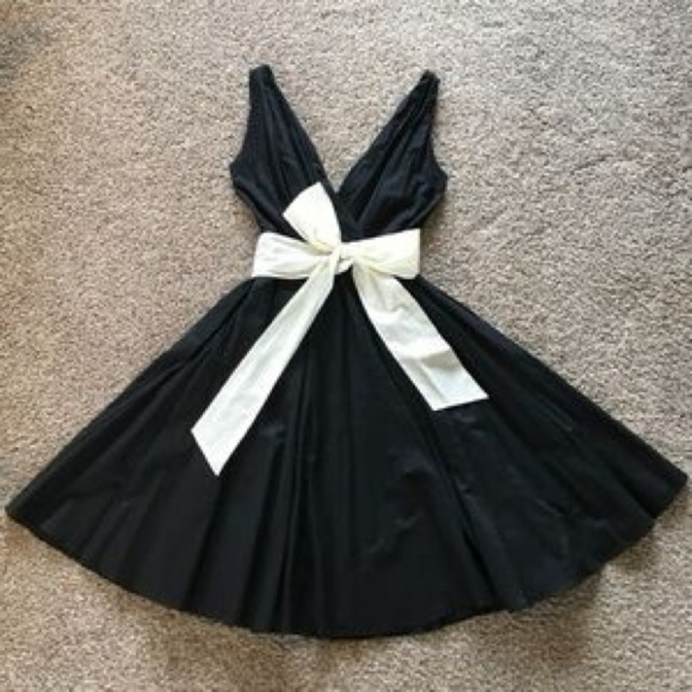 Odille Vintage Black Dress with White Bow from Anthropologie size 4. Adorable